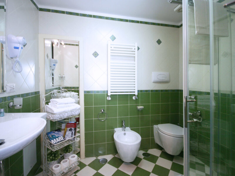 sebeto_guesthouse_hotel_napoli_centro-storico_BAGNO L